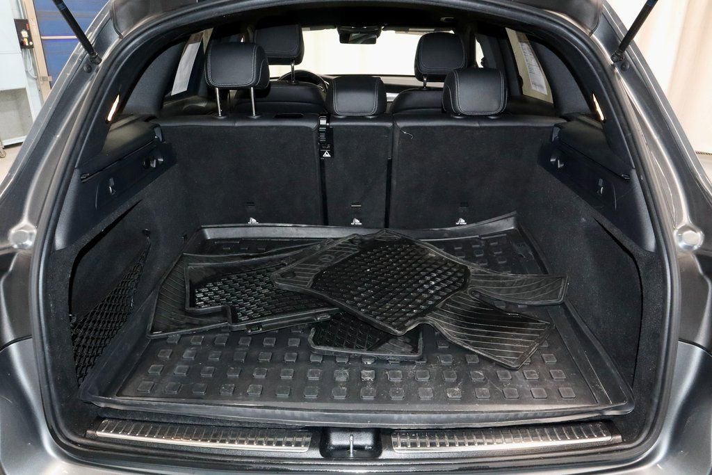Used 2021 Mercedes-Benz GLC 300 4MATIC image 17