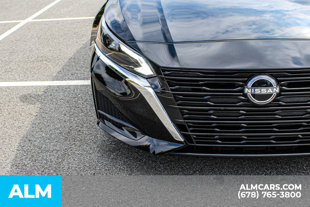 Used 2025 Nissan Altima 2.5 SV FWD image 12