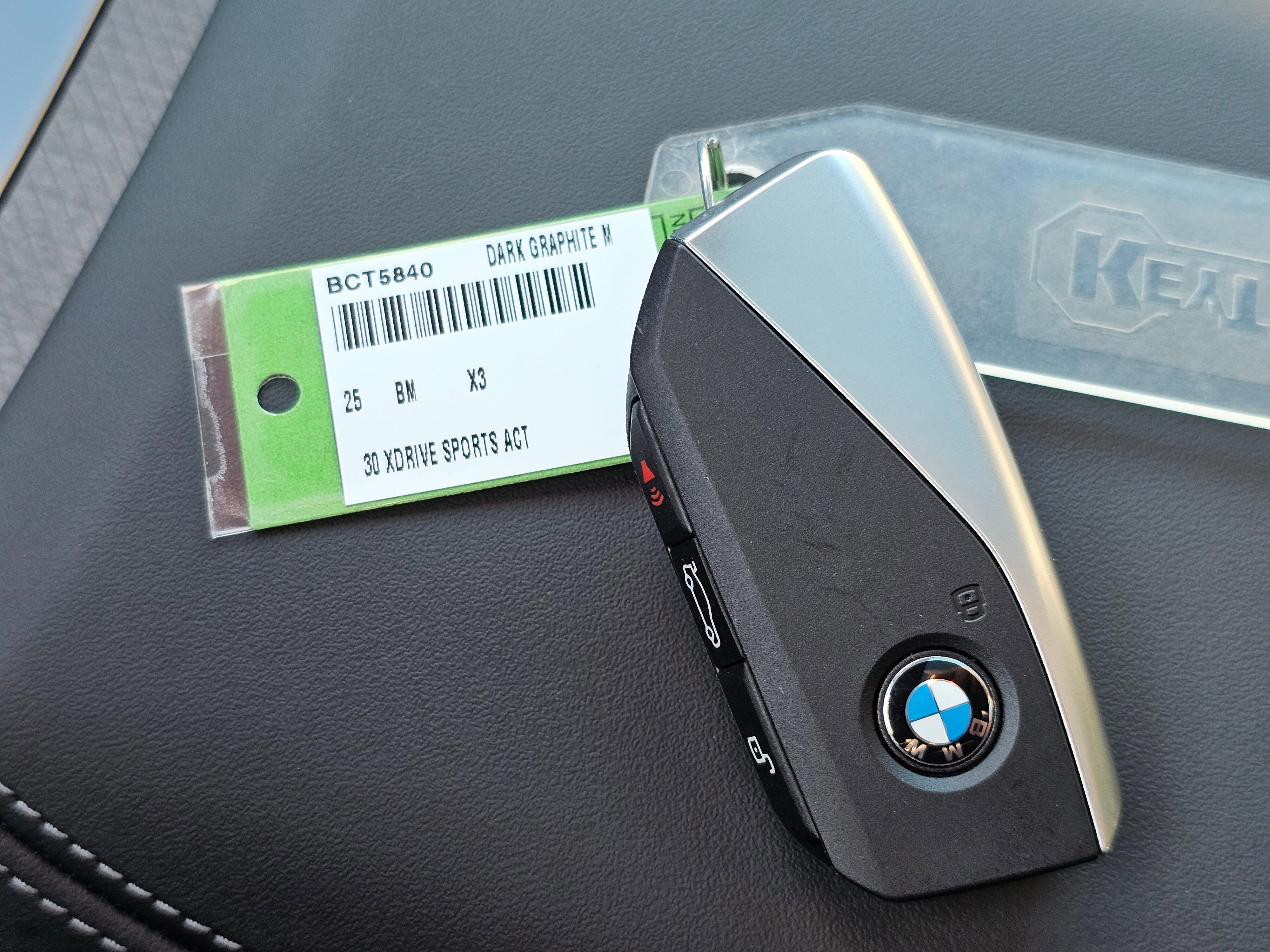 Used 2025 BMW X3 xDrive30i w/ Convenience Package image 32