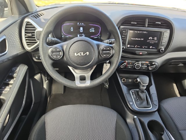 Certified 2025 Kia Soul LX FWD image 8