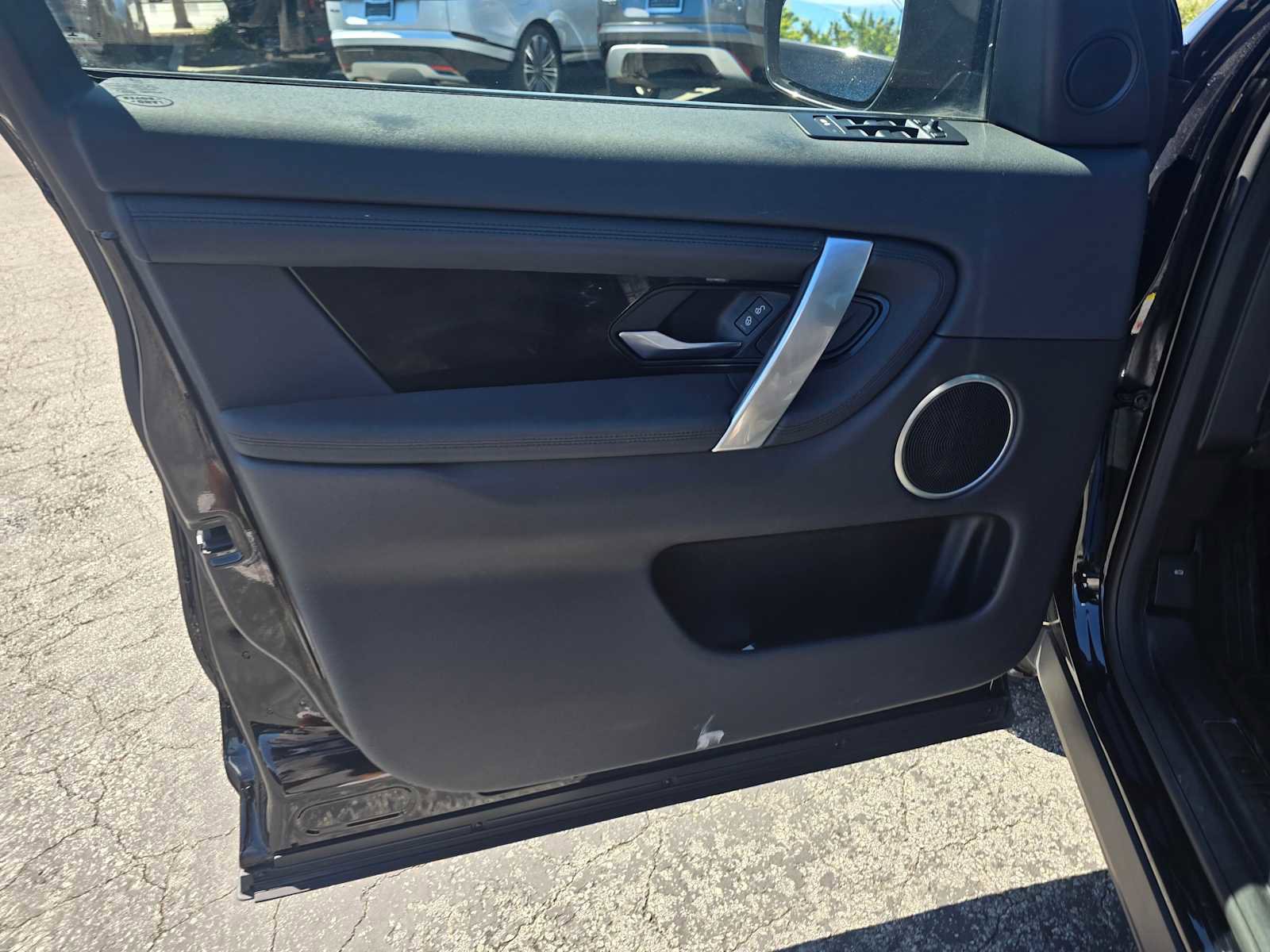 Used 2020 Land Rover Discovery Sport image 22