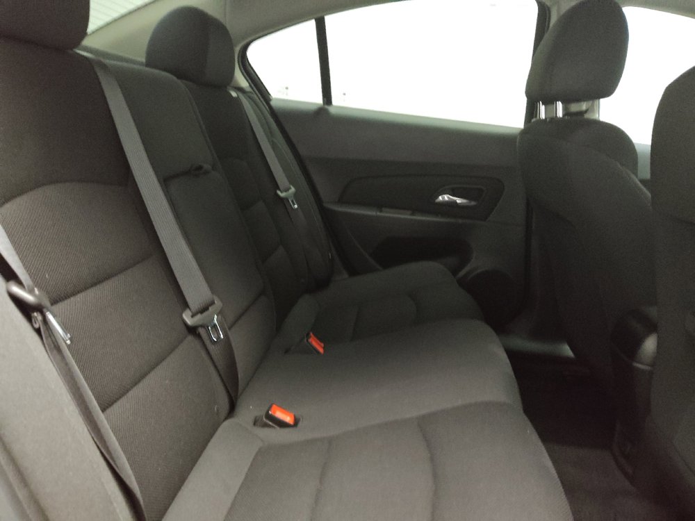 Used 2016 Chevrolet Cruze LT w/ Technology Package image 19
