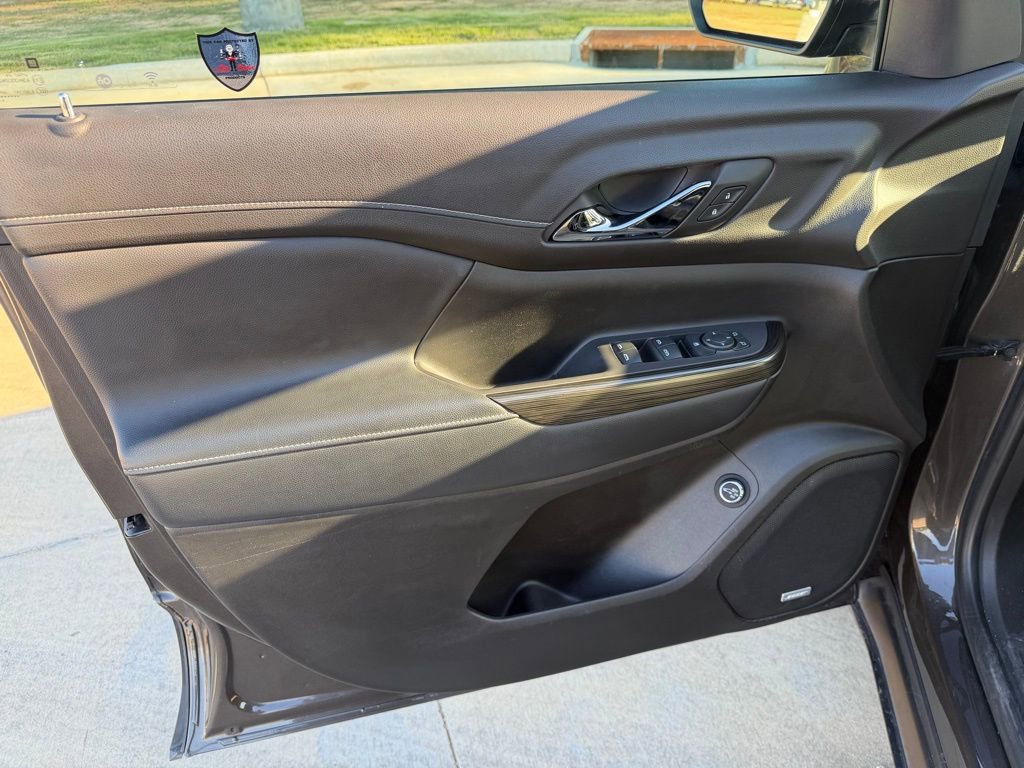 Used 2020 GMC Acadia SLT w/ LPO, Floor Liner Package image 14