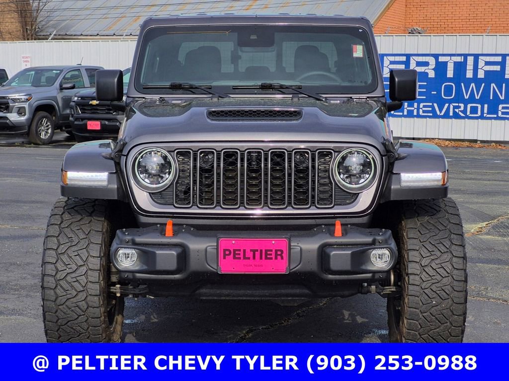 Used 2025 Jeep Gladiator Mojave image 2