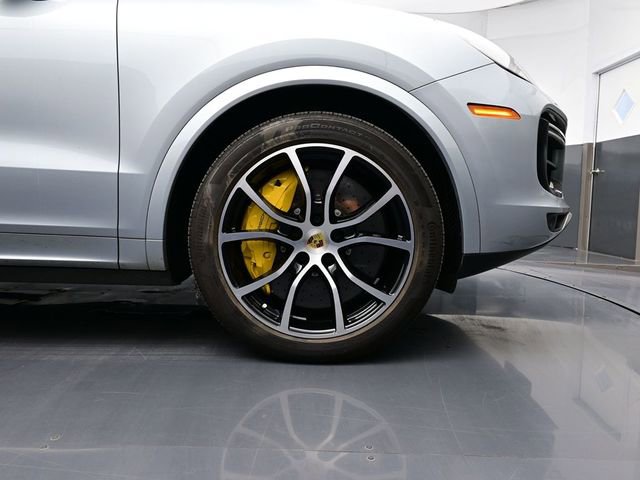 Certified 2022 Porsche Cayenne Turbo image 6