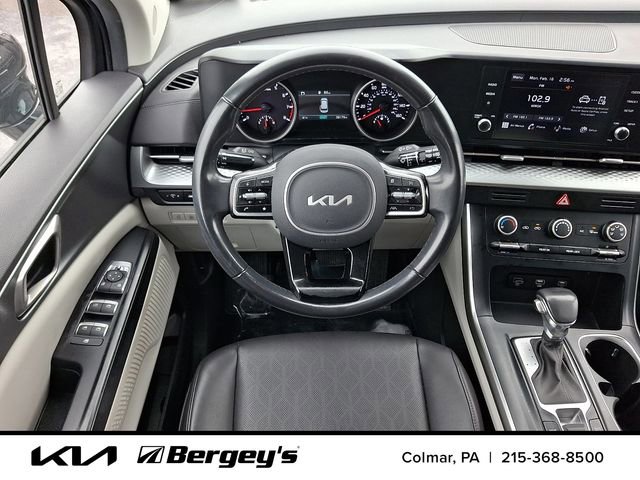Used 2023 Kia Carnival LX image 15