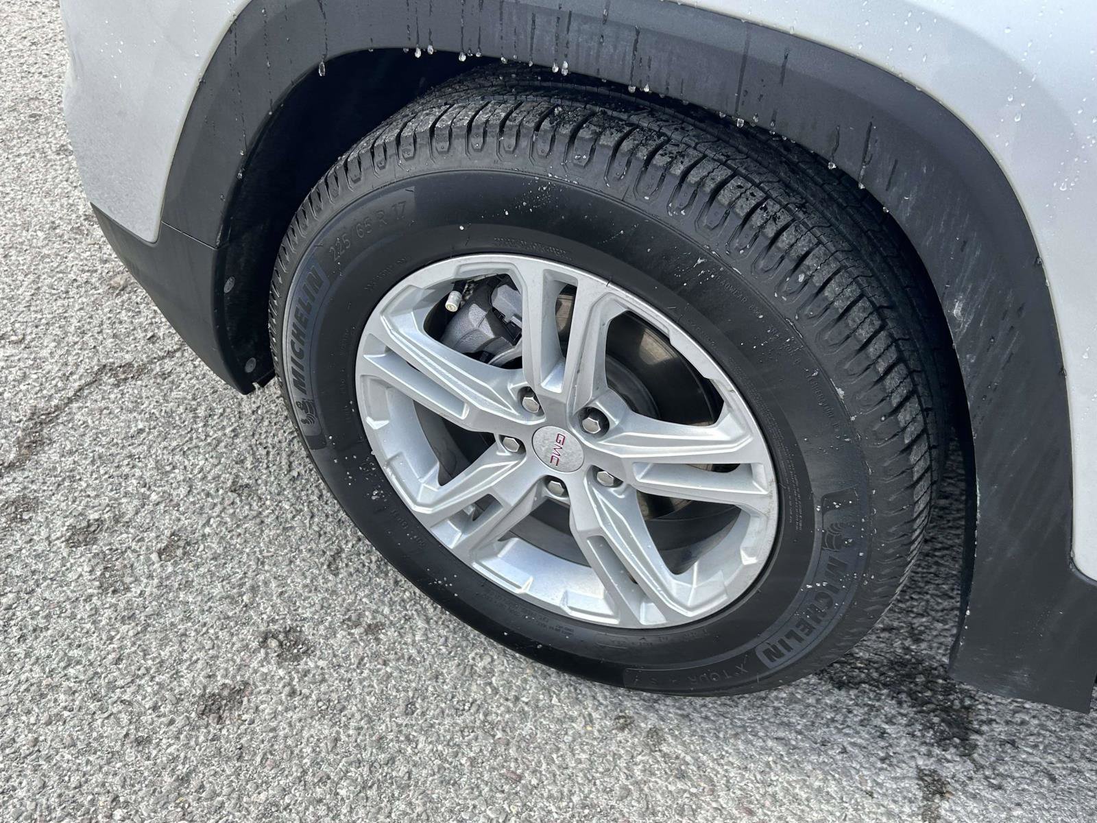 Used 2022 GMC Terrain SLE w/ Driver Convenience Package image 9