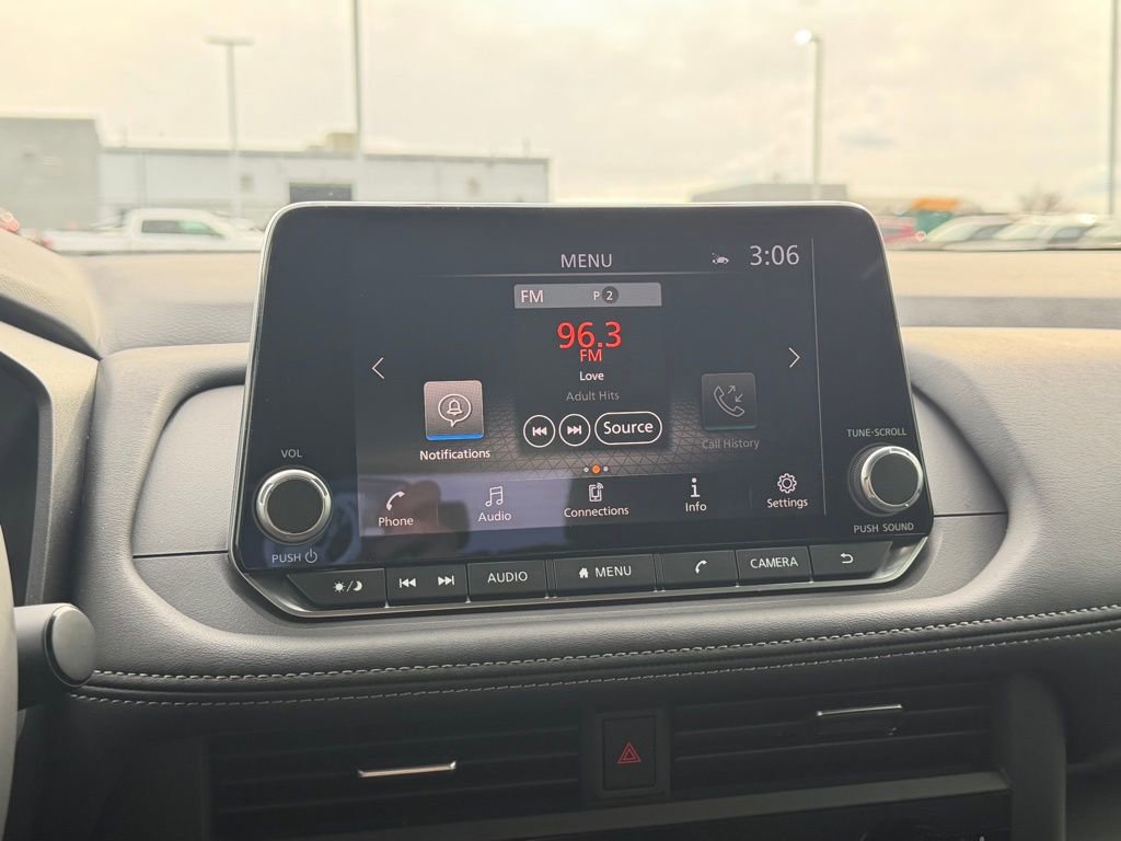 Used 2026 Nissan Rogue SV w/ SV Premium Package image 34