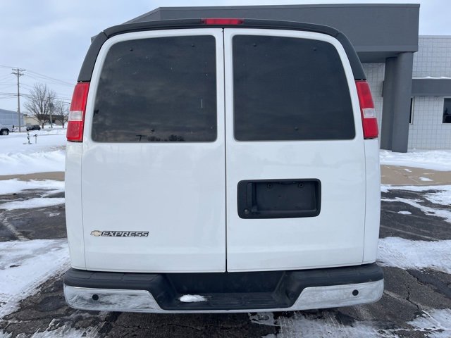 Used 2023 Chevrolet Express 3500 LT w/ LT Preferred Equipment Group image 4