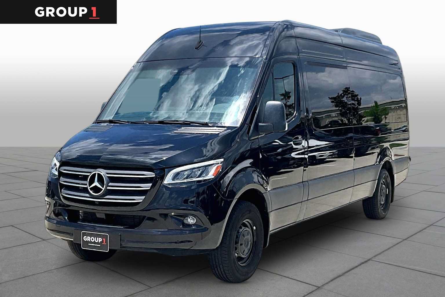 Used 2024 Mercedes-Benz Sprinter 2500 image 1