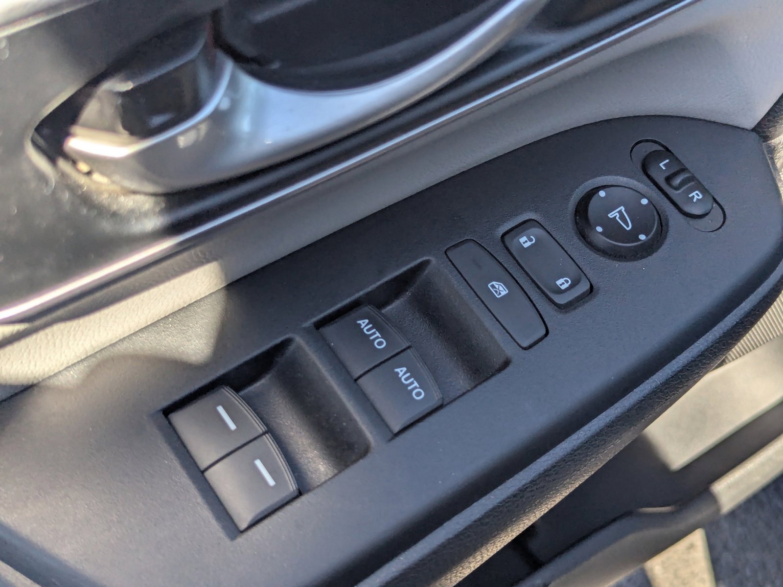 Used 2017 Honda CR-V Touring image 21