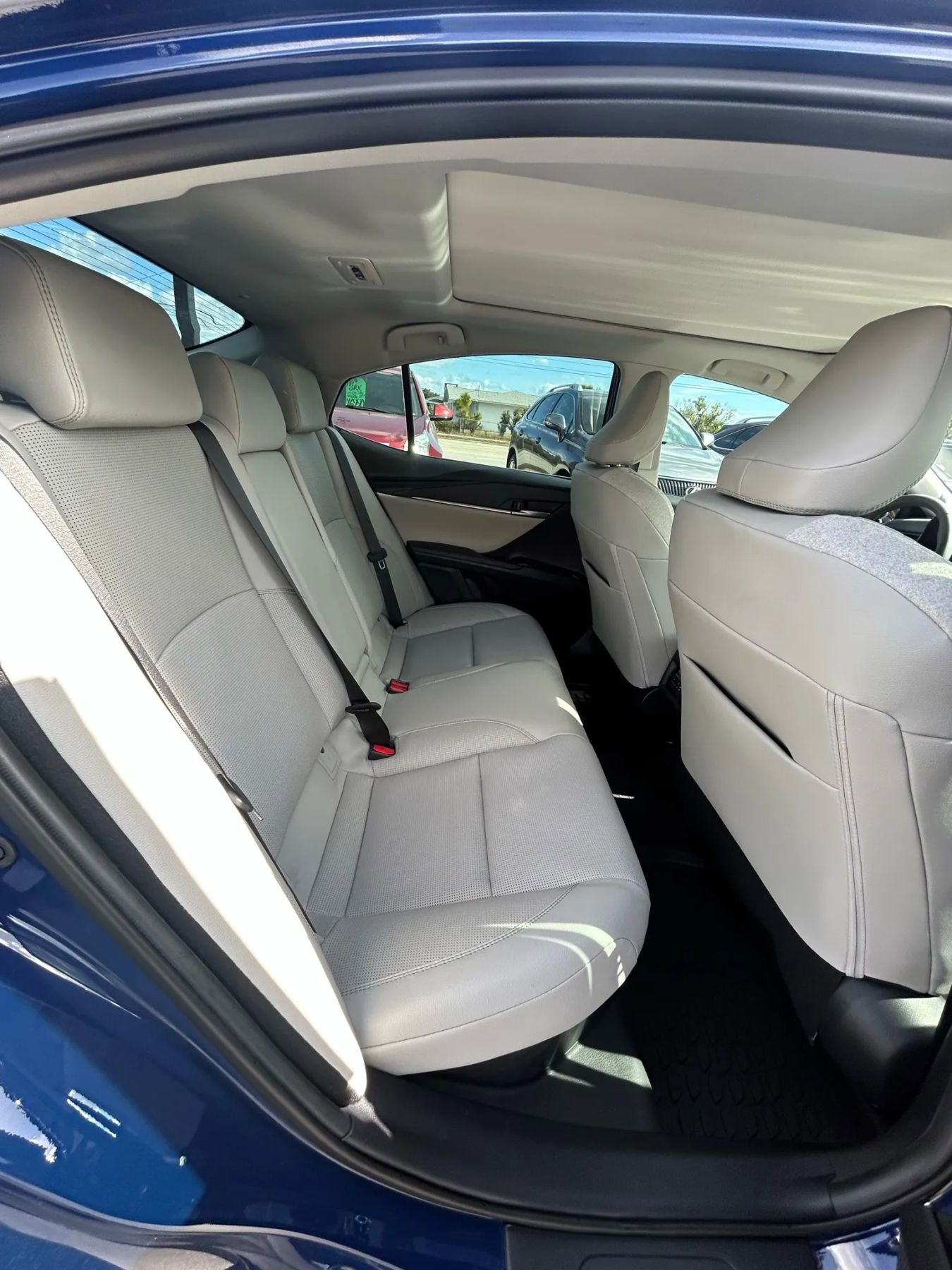 Used 2025 Toyota Camry XLE image 18