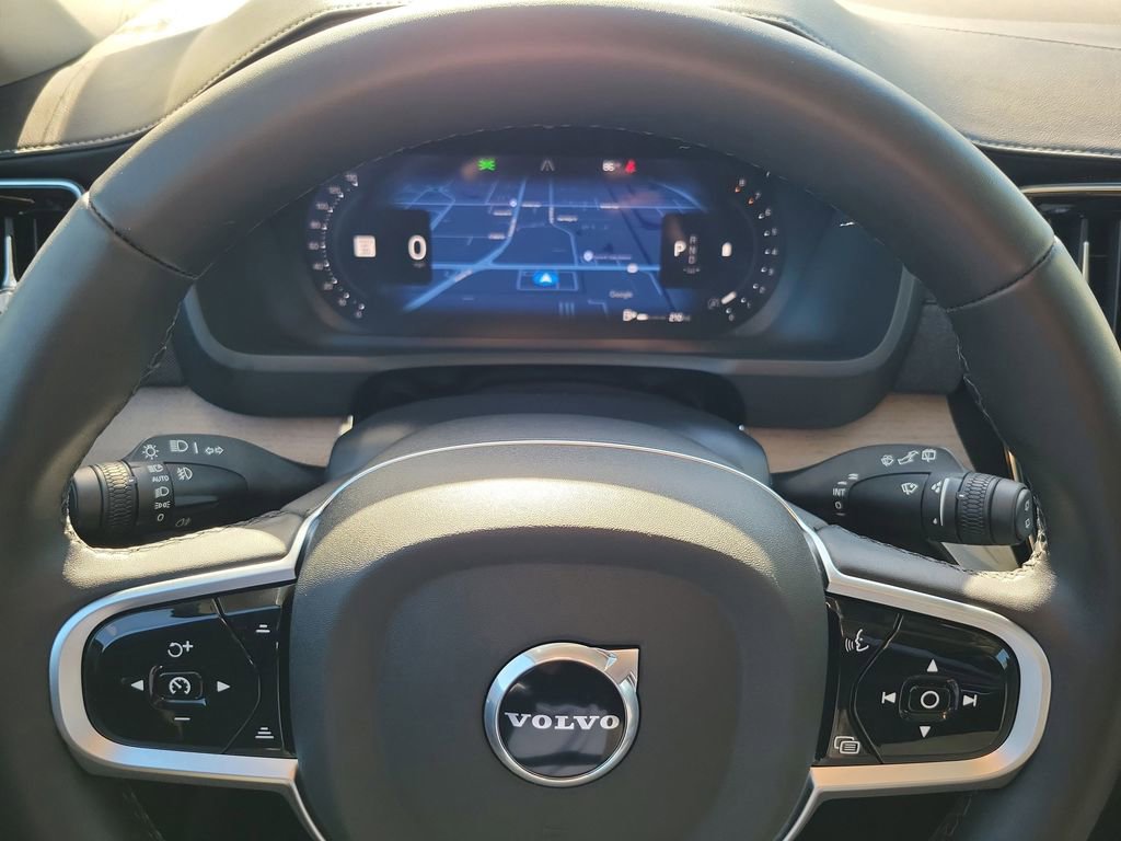 Certified 2025 Volvo XC90 B5 Plus image 26