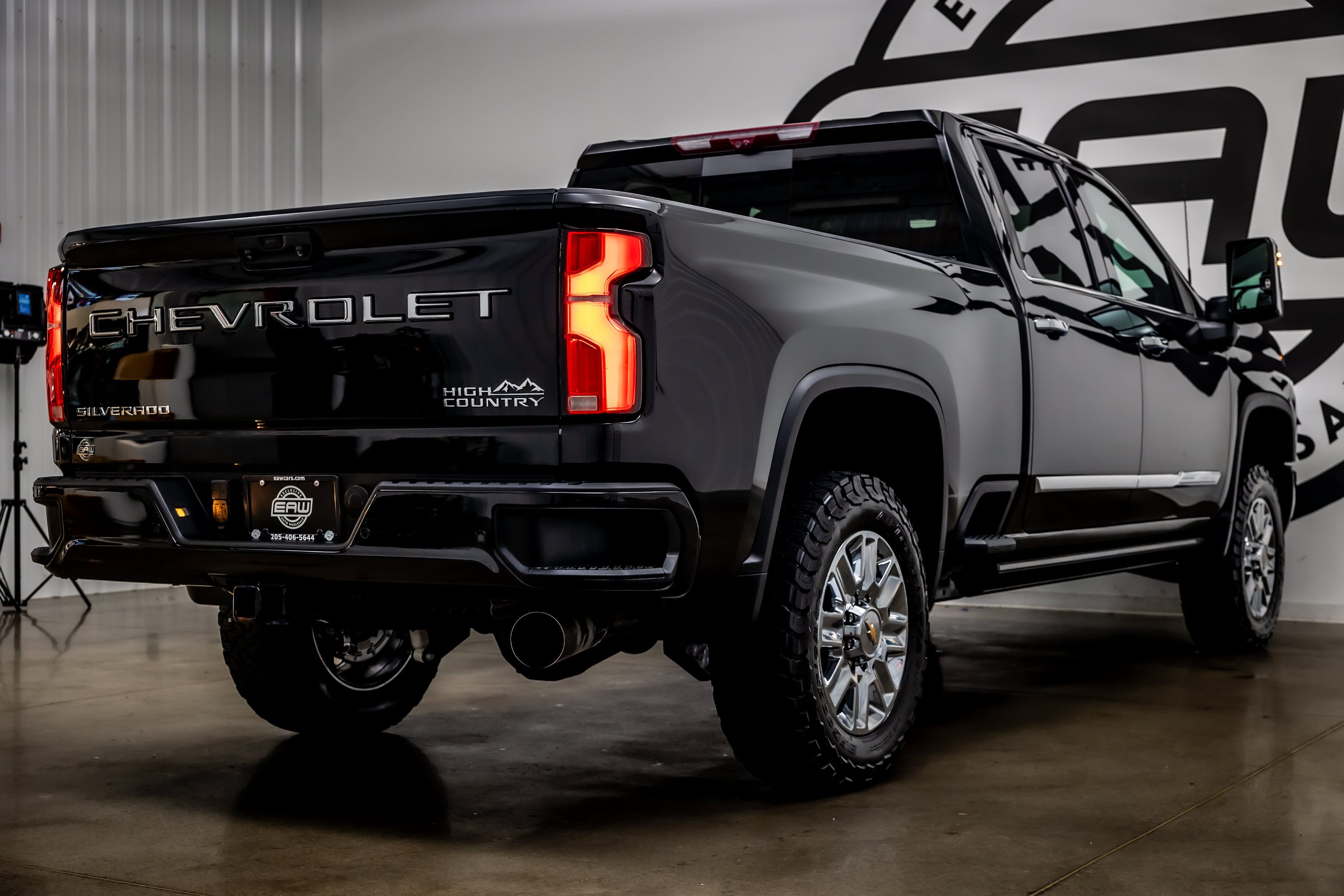 Used 2024 Chevrolet Silverado 2500 High Country w/ High Country Premium Package AWD/4WD image 37