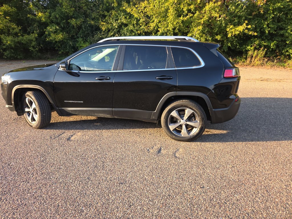 Used 2020 Jeep Cherokee Limited AWD/4WD image 7