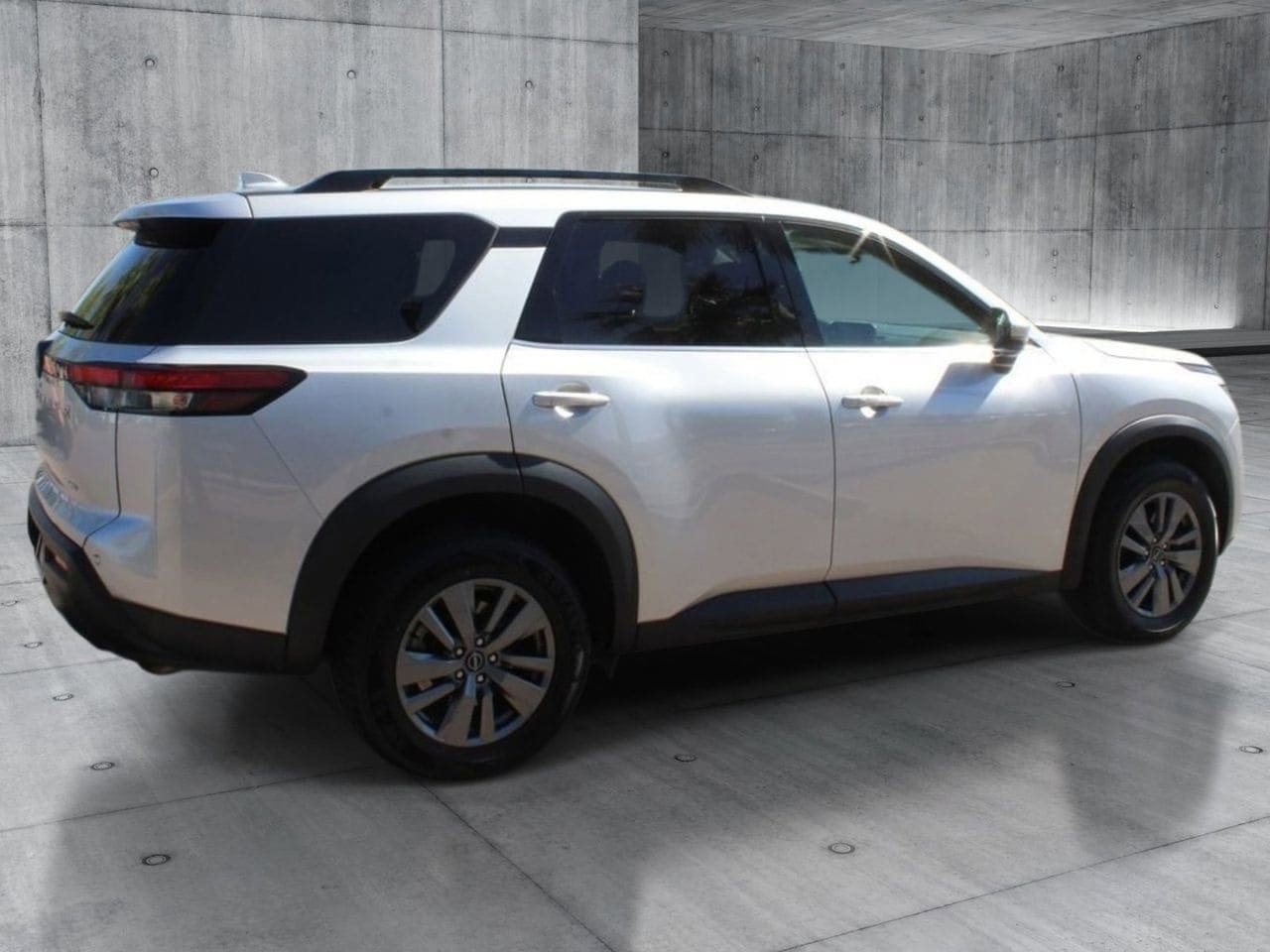 Used 2025 Nissan Pathfinder SV AWD/4WD image 5
