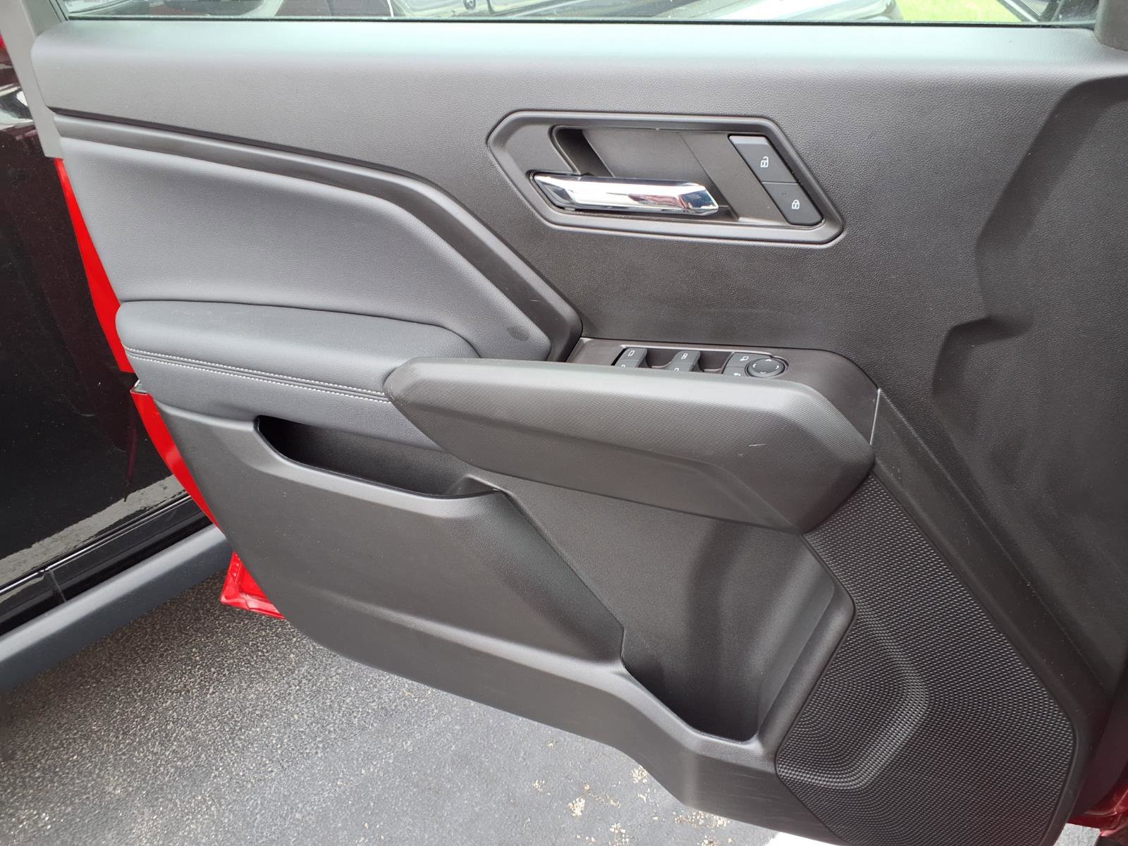 Used 2024 Chevrolet Colorado LT w/ LT Convenience Package II AWD/4WD image 17