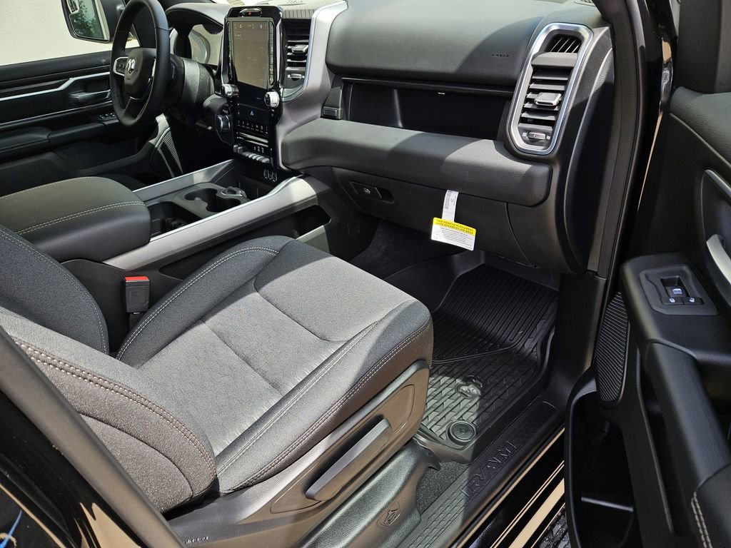 New 2026 RAM 1500 4x4 Crew Cab image 7