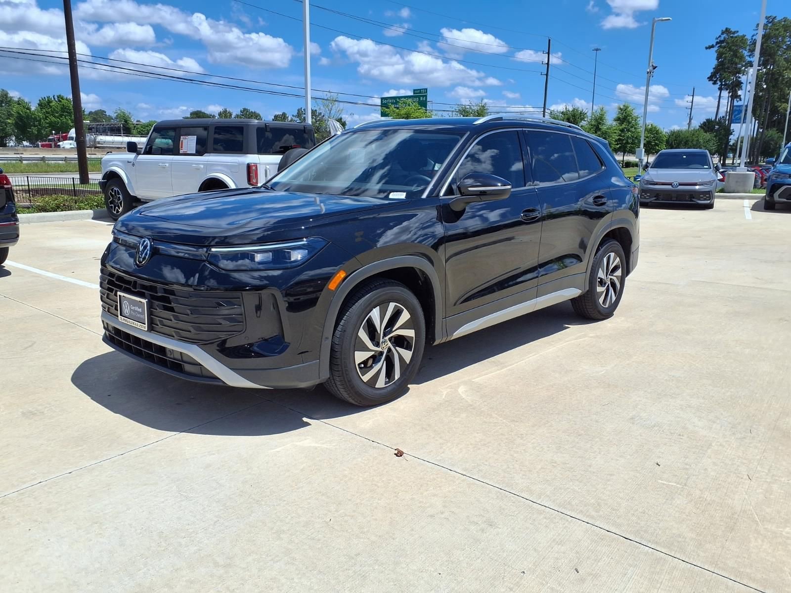 Certified 2025 Volkswagen Tiguan S FWD image 3
