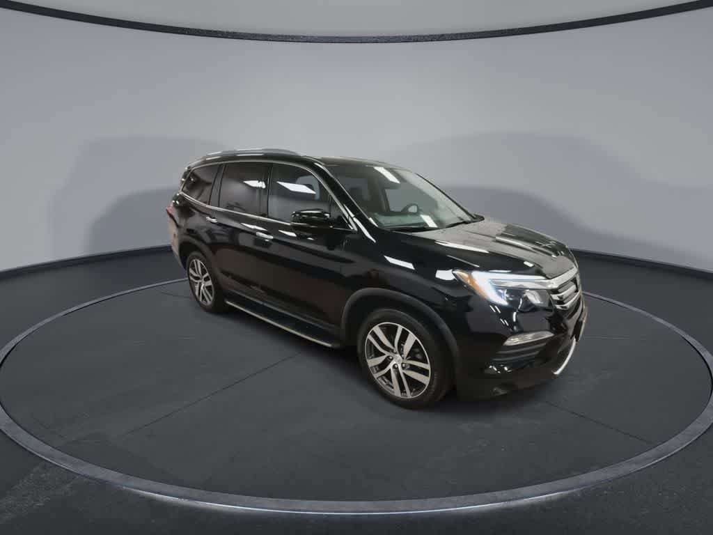 Used 2017 Honda Pilot Touring image 2
