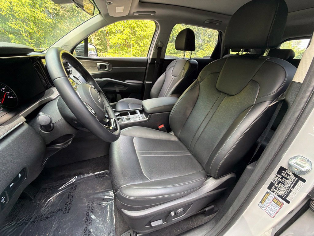 Used 2022 Kia Sorento S w/ Panoramic Sunroof Package AWD/4WD image 16