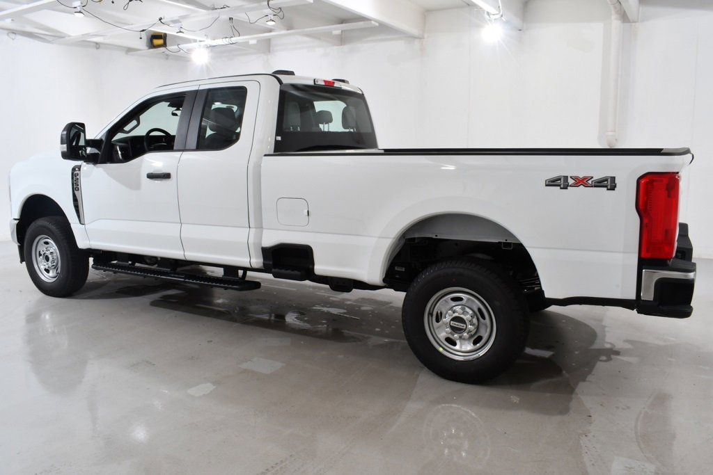 New 2025 Ford F250 XLT image 3