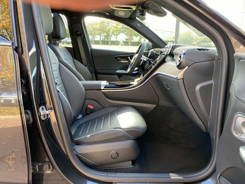 Certified 2025 Mercedes-Benz GLC 300 image 10