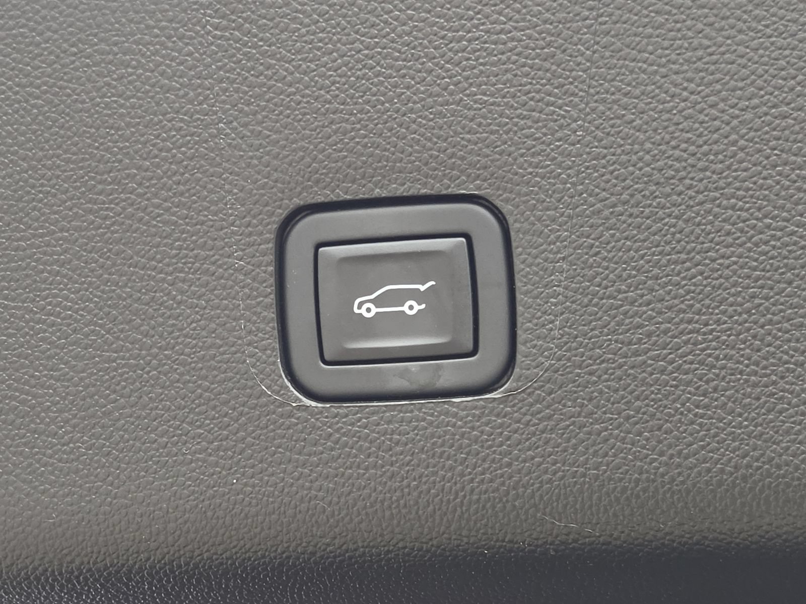 Used 2023 Chevrolet Traverse RS AWD/4WD image 19