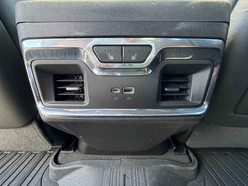 Used 2024 GMC Sierra 2500 Denali Ultimate AWD/4WD image 7