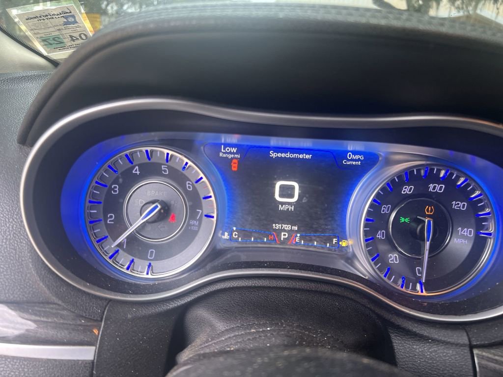 Used 2017 Chrysler 300 Limited w/ Value Package image 10