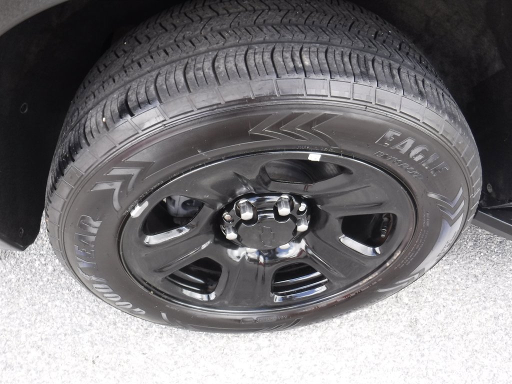 Used 2022 Chevrolet Tahoe LS RWD image 4