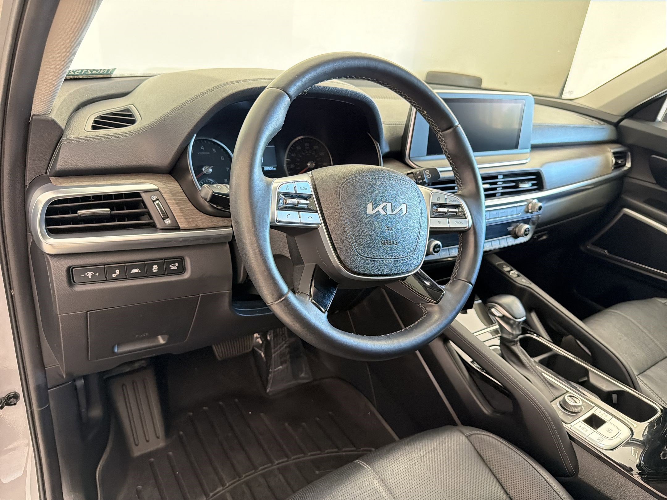 Used 2022 Kia Telluride EX w/ EX Premium Package image 4