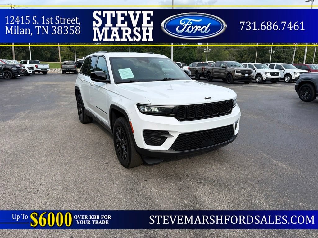 Used 2025 Jeep Grand Cherokee Altitude