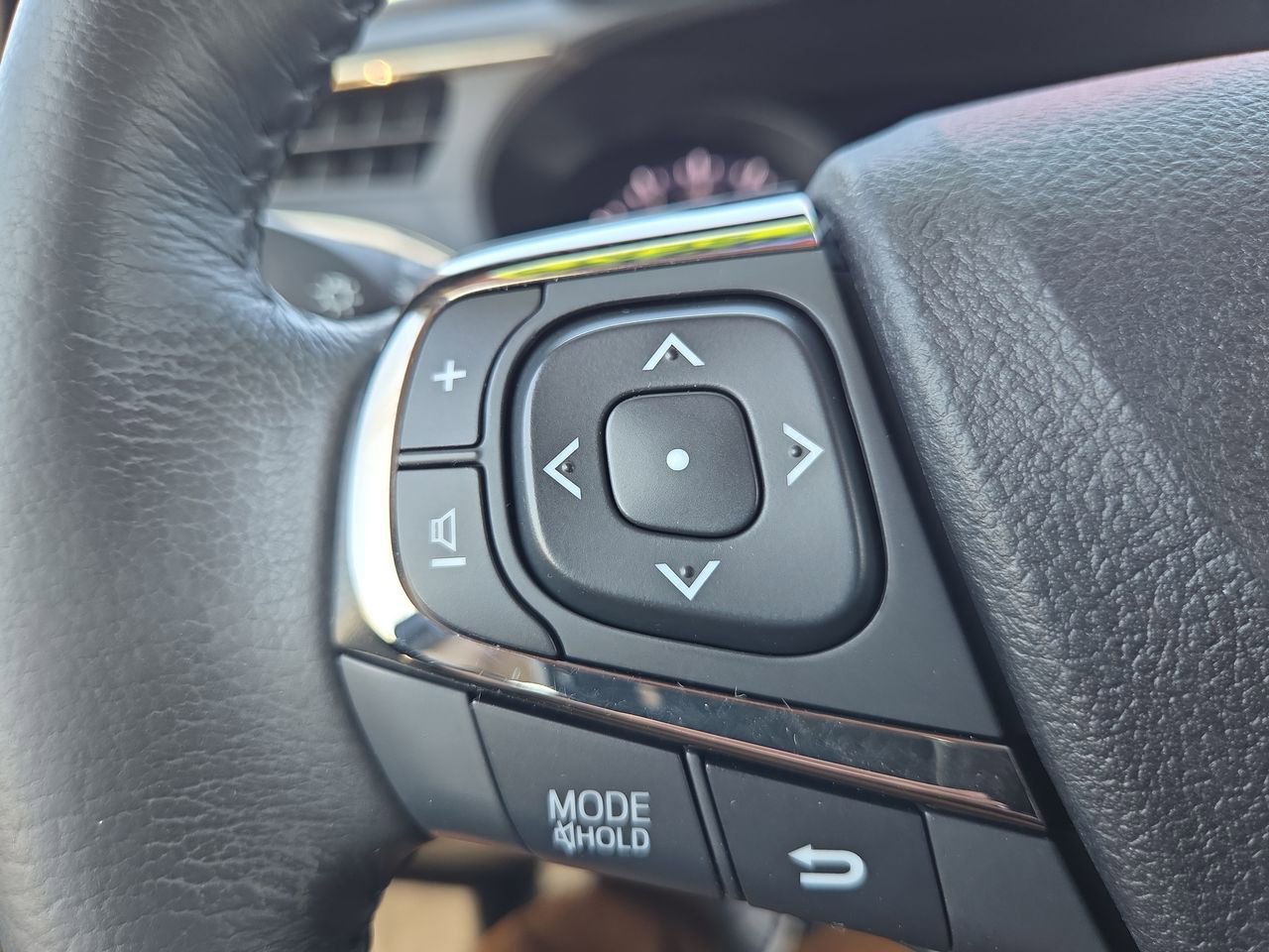 Used 2018 Toyota Avalon XLE FWD image 27