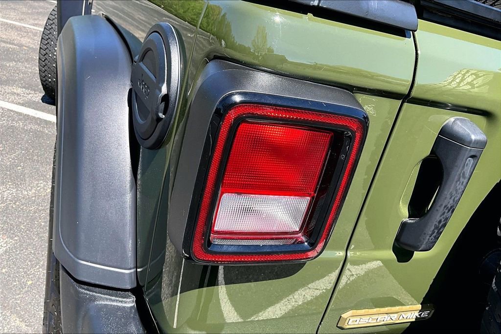 Used 2021 Jeep Wrangler Sport image 23