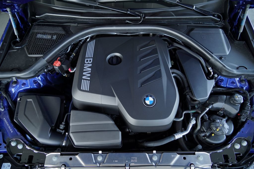 New 2026 BMW 330i Sedan w/ M Sport Package RWD image 21
