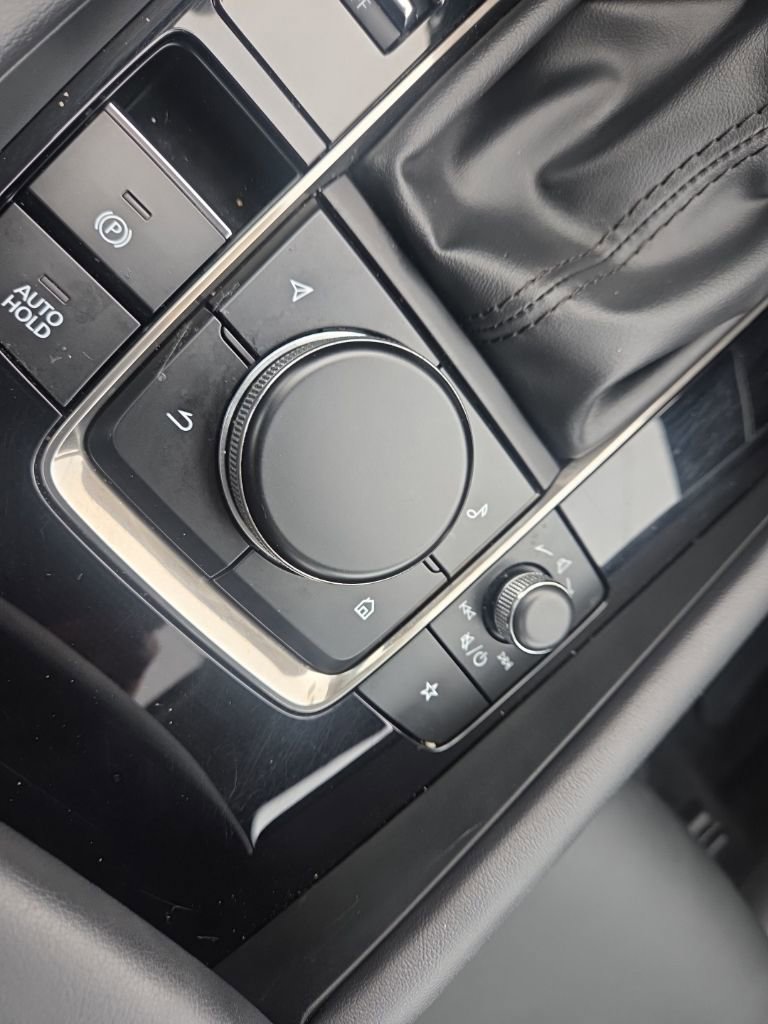 Used 2023 MAZDA MAZDA3 s image 32