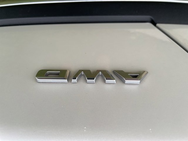 Used 2025 Cadillac XT5 Premium Luxury image 9