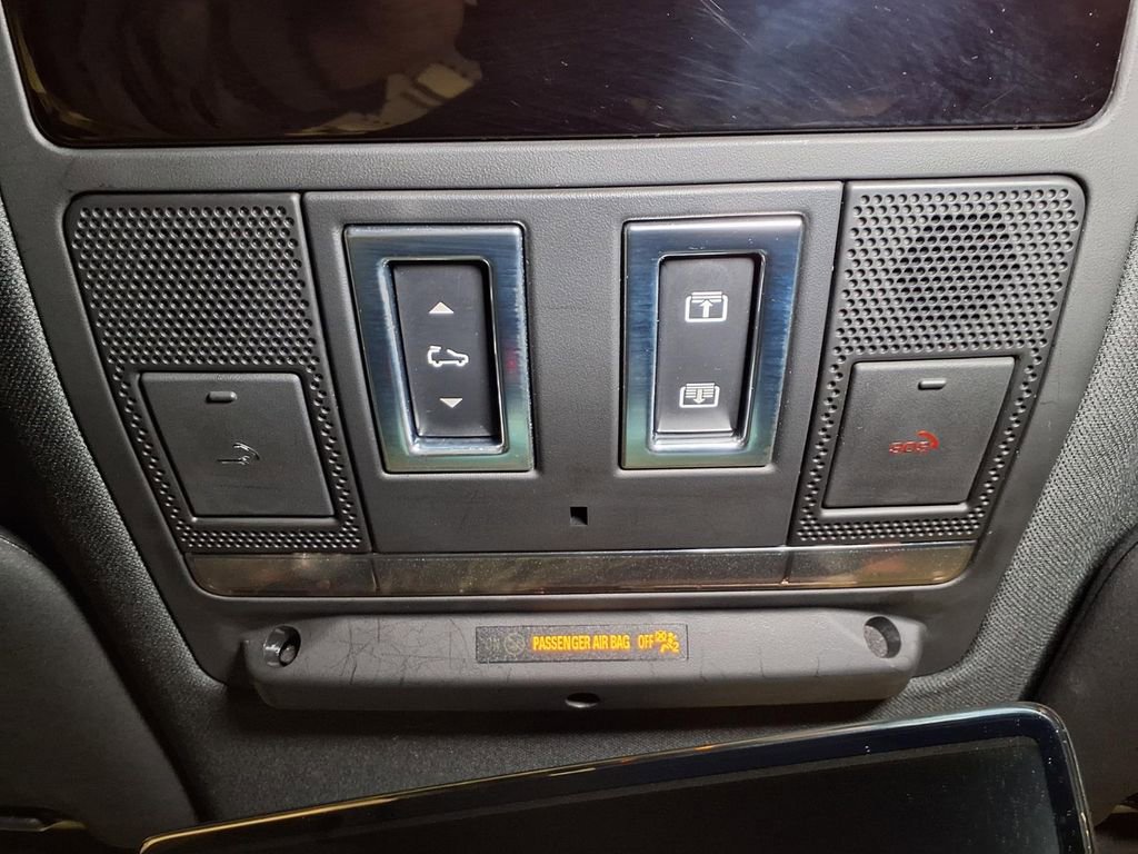 Used 2023 Land Rover Defender 110 V8 AWD/4WD image 10