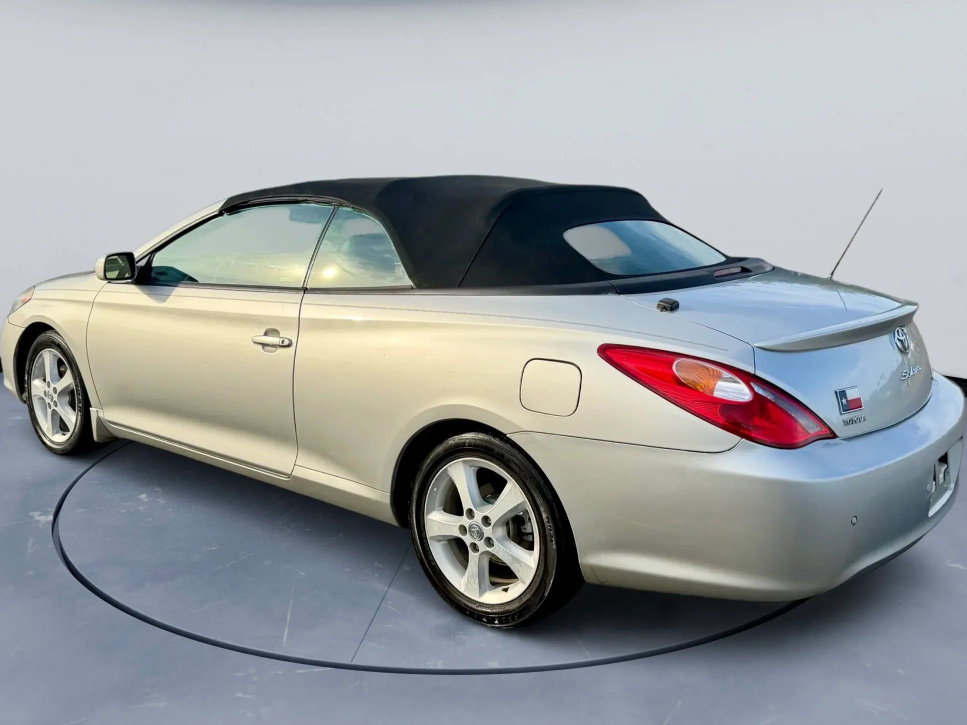 Used 2006 Toyota Solara SE image 4