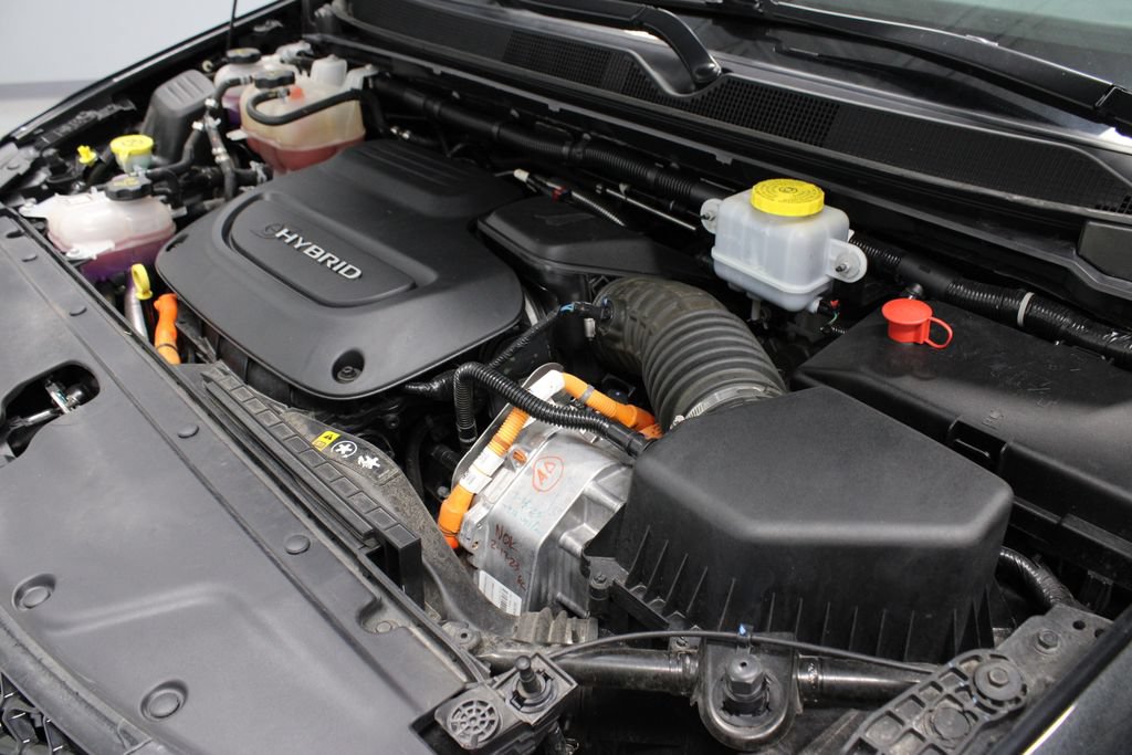Used 2023 Chrysler Pacifica Touring-L FWD image 12
