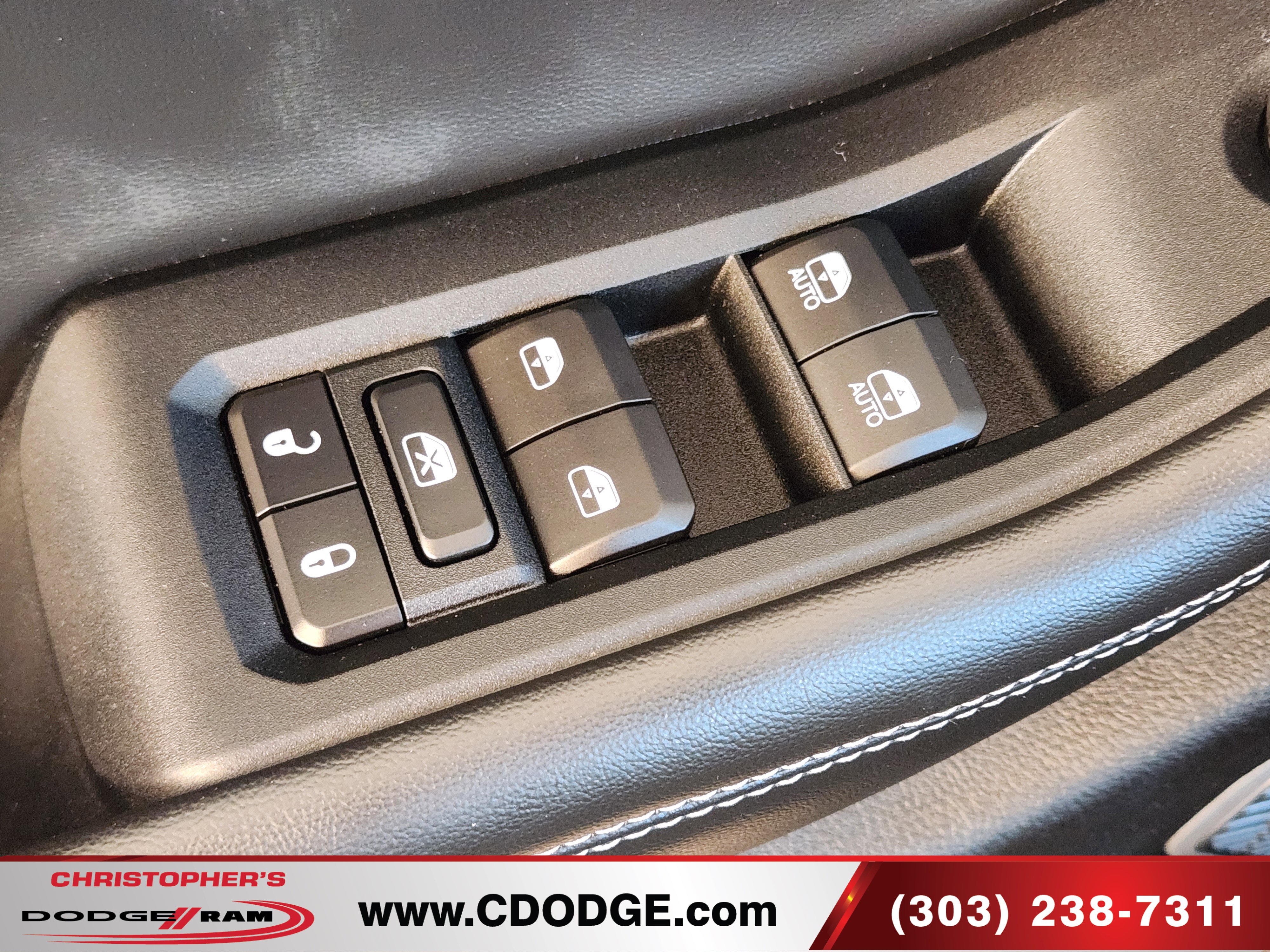 Used 2022 Jeep Grand Cherokee L Laredo w/ Luxury Tech Group I AWD/4WD image 15