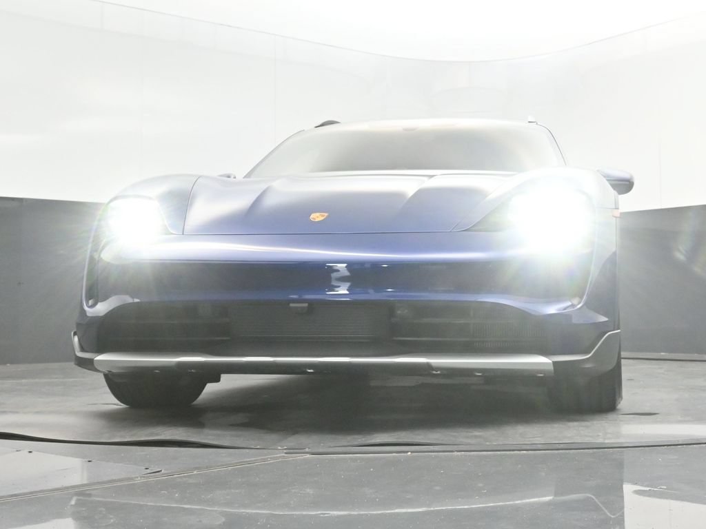 Certified 2023 Porsche Taycan 4 Cross Turismo AWD/4WD image 31