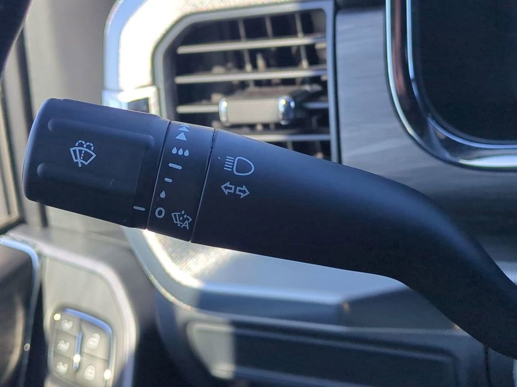 New 2025 Ford F150 Lariat w/ Equipment Group 501A Mid image 28