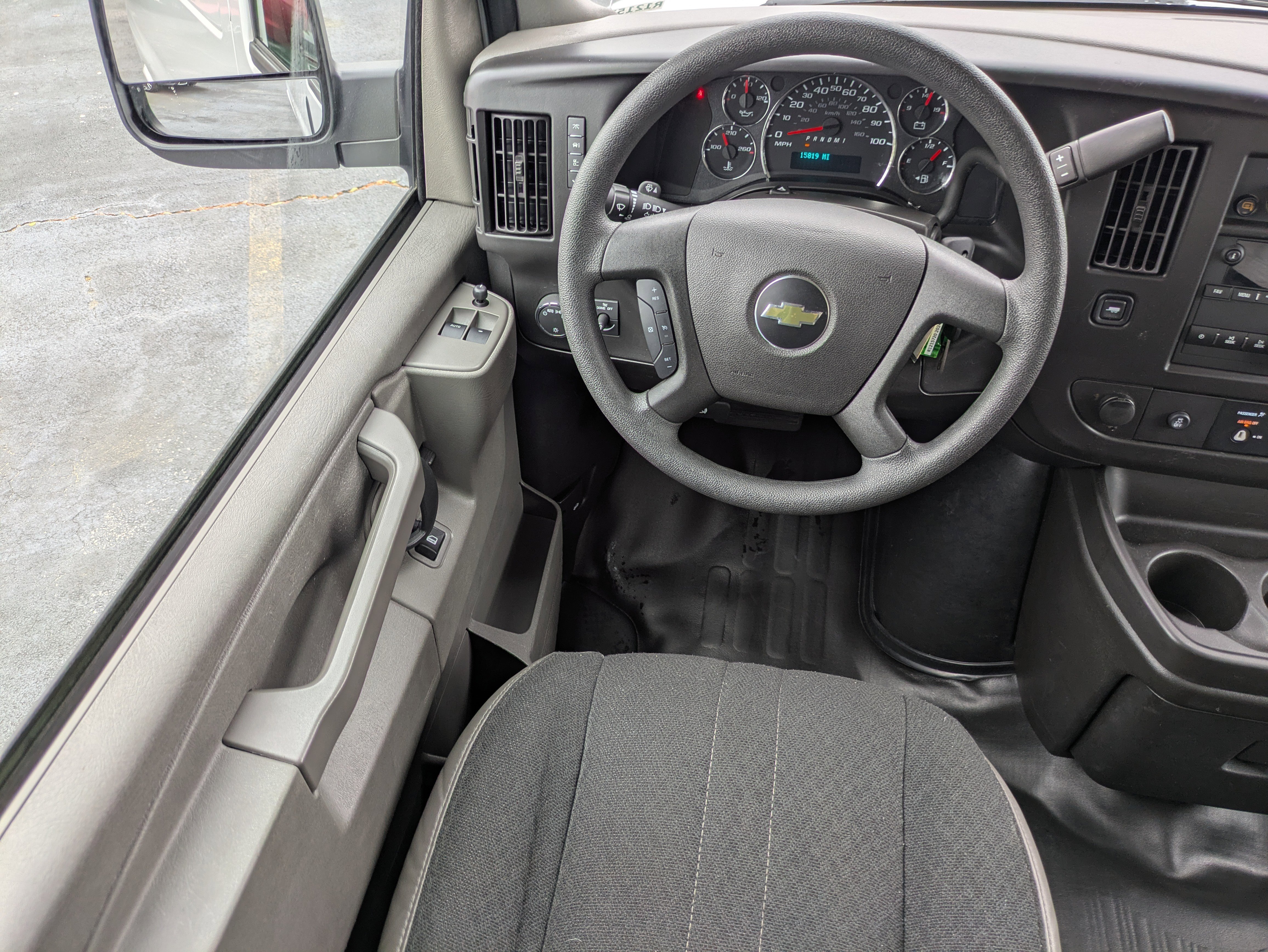 Used 2024 Chevrolet Express 2500 w/ Driver Convenience Package image 4