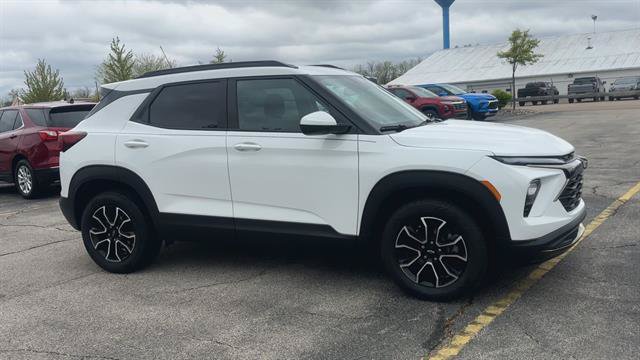 Certified 2024 Chevrolet TrailBlazer ACTIV w/ Convenience Package AWD/4WD image 2