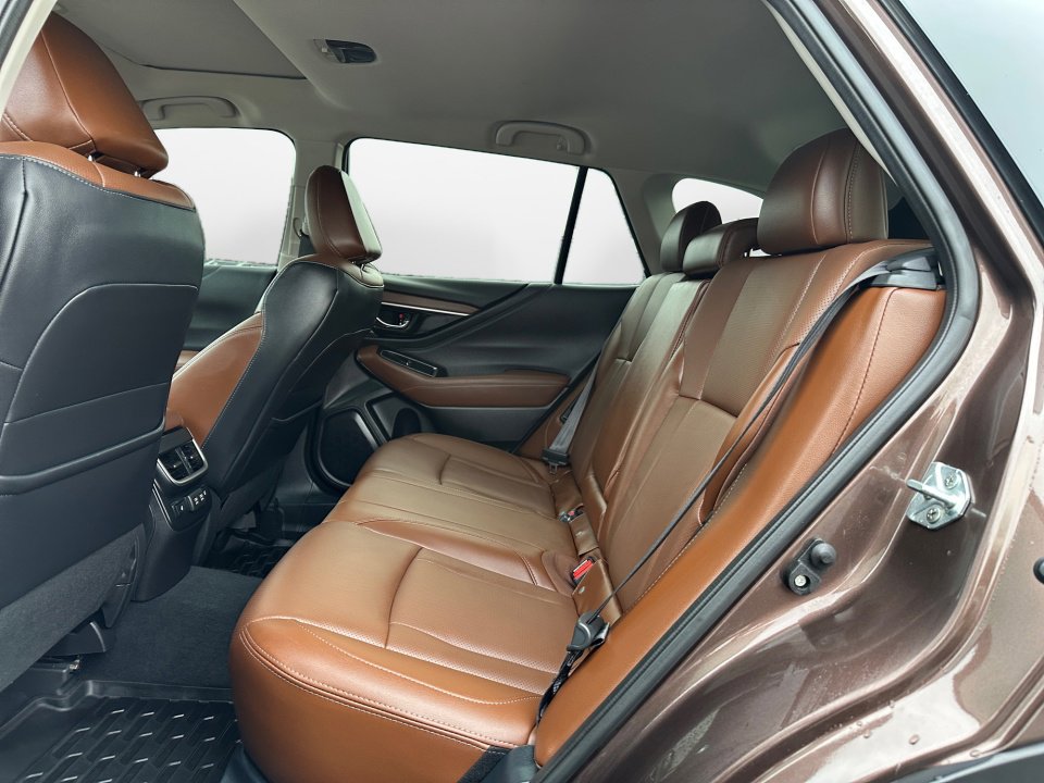 Used 2022 Subaru Outback Touring XT image 16