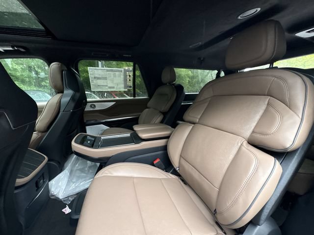 New 2027 Lincoln Navigator L Black Label AWD/4WD image 23