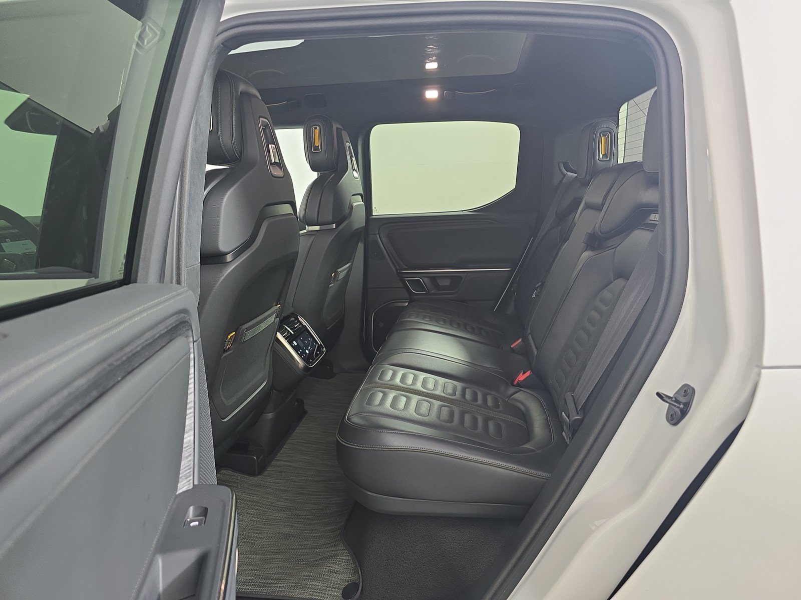 Used 2024 Rivian R1T Adventure AWD/4WD image 21