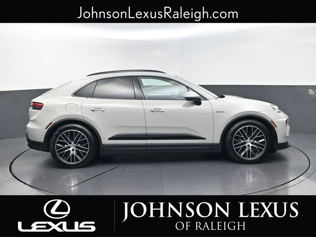 Used 2026 Porsche Macan 4 Electric AWD/4WD image 6